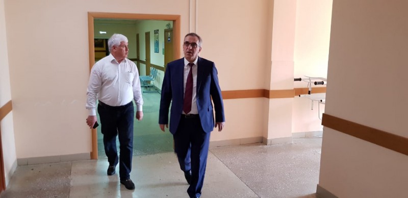 Министр  Джамалудин Гаджиибрагимов провел очередную внеплановую проверку  медучреждений в Махачкале - Файл 5