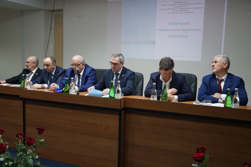 Главный репродуктолог страны Олег Аполихин принял участие в конференции по вопросам мужского здоровья в Махачкале - Файл 6