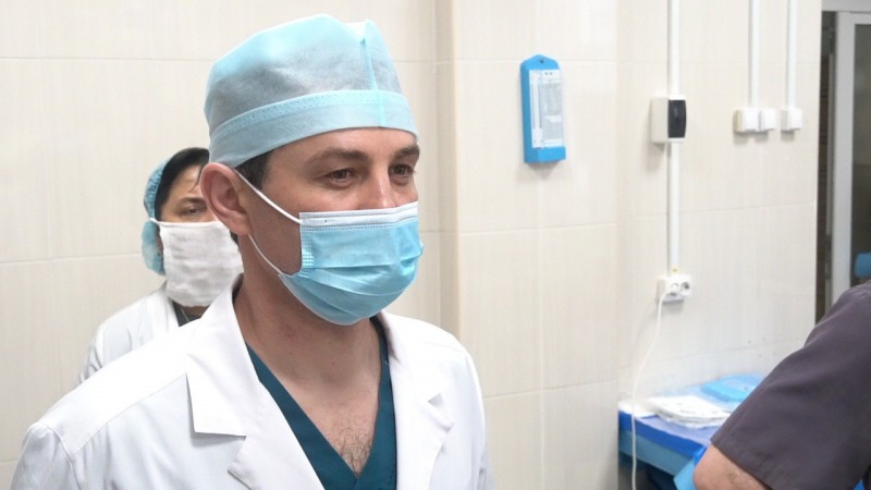 В Республиканской клинической больнице №2 внедрена уникальная технология малоинвазивных операций для удаления конкрементов (камней) желчевыводящих путей