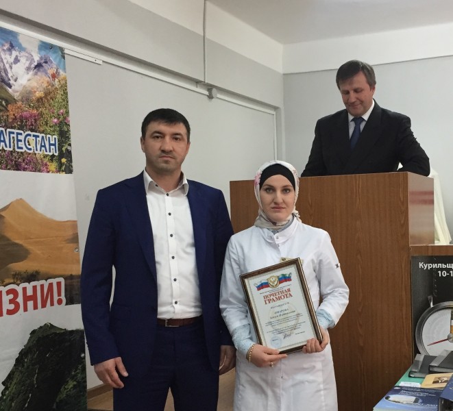 За слаженность и профессионализм: почетные грамоты получили медики сопровождавшие чемпионат Европы по спортивной борьбе в Каспийске - Файл 4
