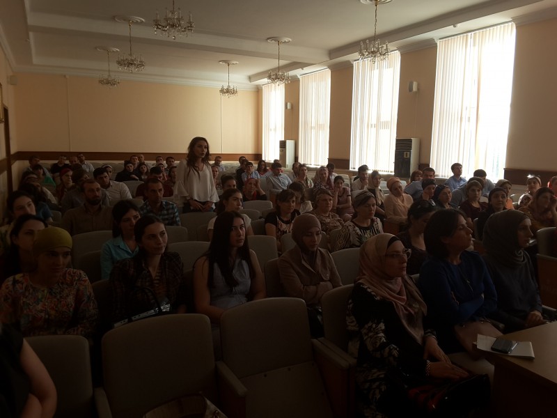 Почти 250 специалистов отправятся в этом году работать "на село" по программе "Земский доктор" в Дагестане - Файл 6