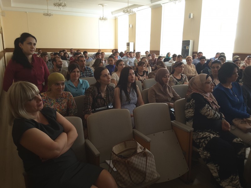 Почти 250 специалистов отправятся в этом году работать "на село" по программе "Земский доктор" в Дагестане - Файл 5