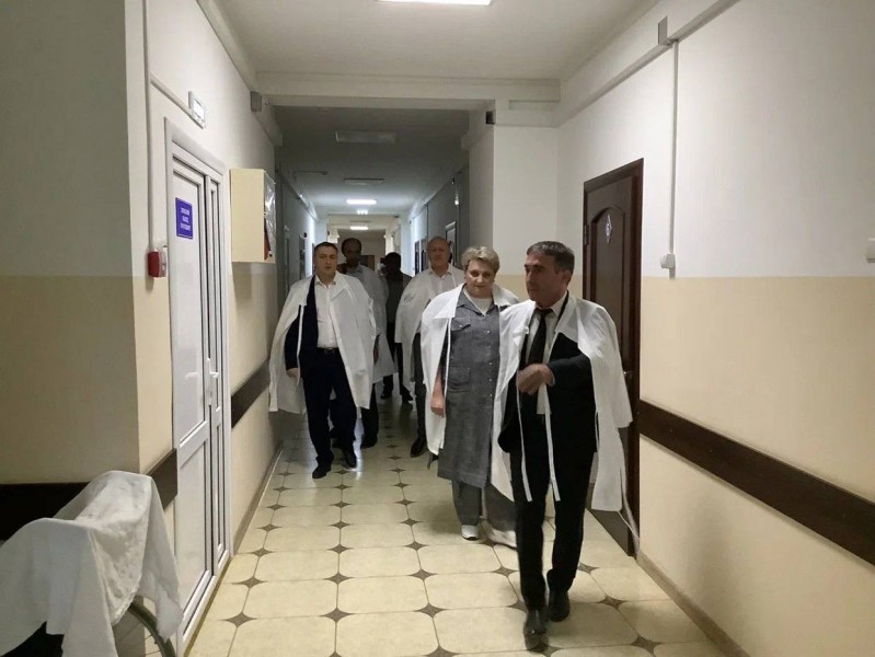 В Табасаранском районе увековечили память заслуженного врача РФ Мирзамагомеда Магомедова - Файл 3