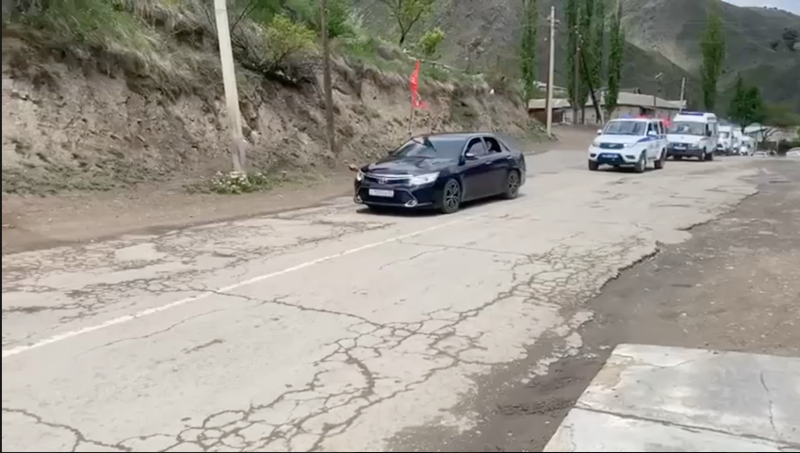 Знамя Победы гордо шествует в высокогорном Чародинском районе