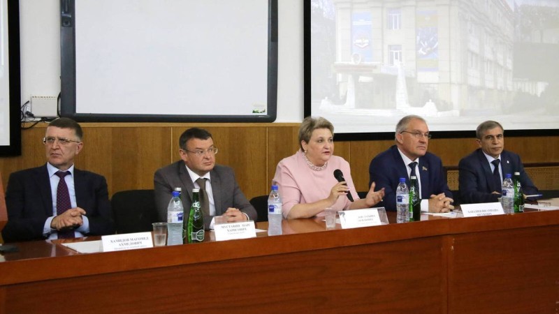 Министр здравоохранения РД Татьяна Беляева приняла участие в ярмарке вакансий.