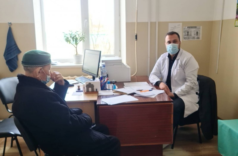 Специалисты онкоцентра провели выездной прием жителей Тарумовского района - Файл 2