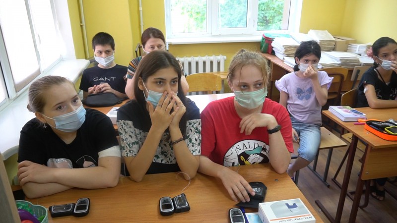 В Дагестане впервые стали устанавливать инсулиновые помпы детям - Файл 2