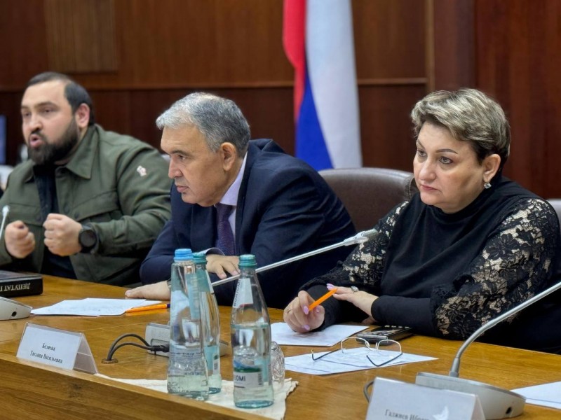 Министр здравоохранения РД Татьяна Беляева сегодня приняла участие в Общественных слушаниях по вопросам поддержки участников Специальной военной операции и членов их семей, состоявшихся в Национальной библиотеке РД.