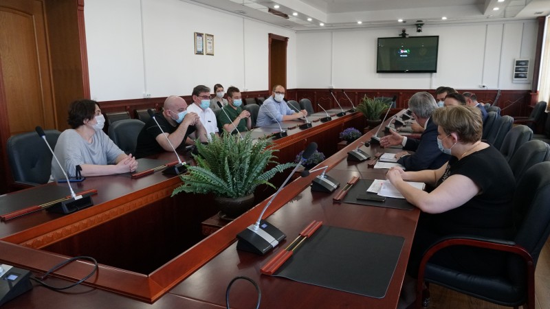 Главврач больницы в Коммунарке  Денис Проценко встретился с министром здравоохранения РД Джамалудином Гаджиибрагимовым - Файл 4