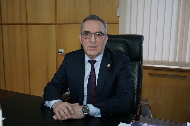 Поздравление министра Джамалудина Гаджиибрагимова с Новым 2019 годом!