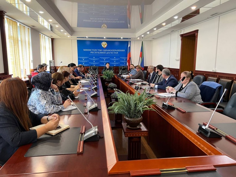 Главный врач РЦИБ и СПИД Равганият Мирзаева выступила на видеоселекторном совещании Минздрава РД с медорганизациями - Файл 5