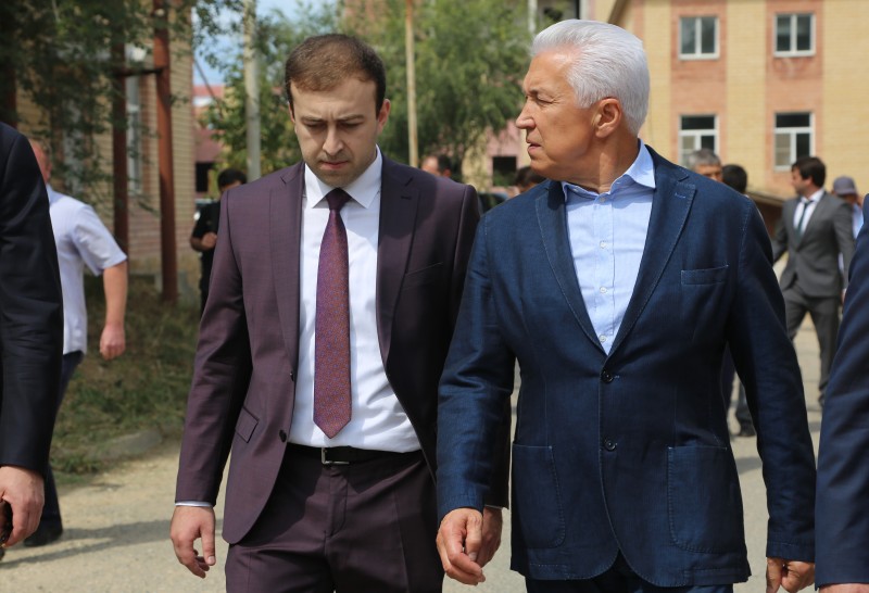 Владимир Васильев посетил строящуюся в Избербаше новую больницу на 300 коек - Файл 2