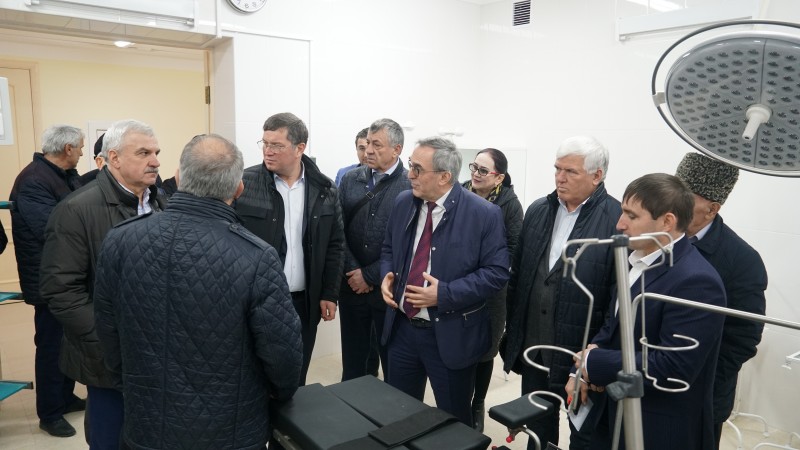 По последнему слову техники. Новую больницу с кабинетом МСКТ и центром диализа открыли в Карабудахкентском районе - Файл 6