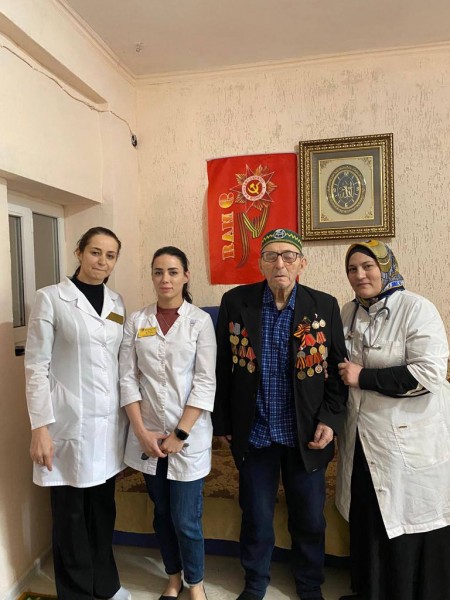Сегодня мы чествовали героя войны, пулеметчика Алиханича Арабова.
