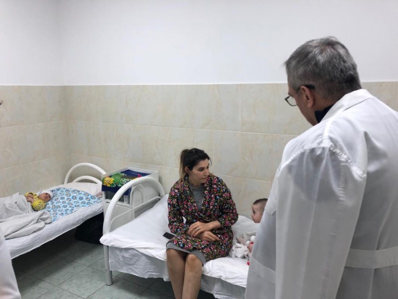 Глава Минздрава Дагестана навестил детей госпитализированных в Каякентскую ЦРБ с острой кишечной инфекцией - Файл 1