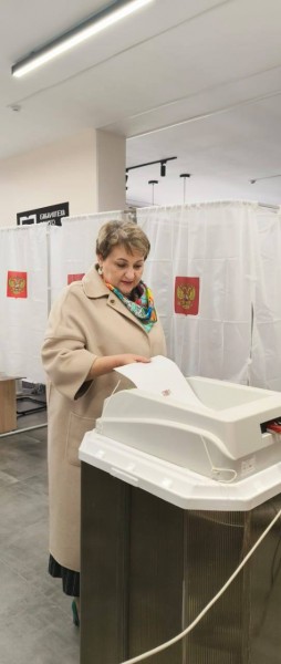 Министр здравоохранения РД Татьяна Беляева приняла участие в выборах - Файл 1
