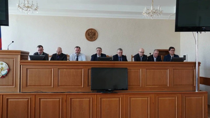 На прошедшем в Минздраве РД совещании с главными врачами медицинских организаций Дагестана по поводу снижения кредиторской задолженности - Файл 9