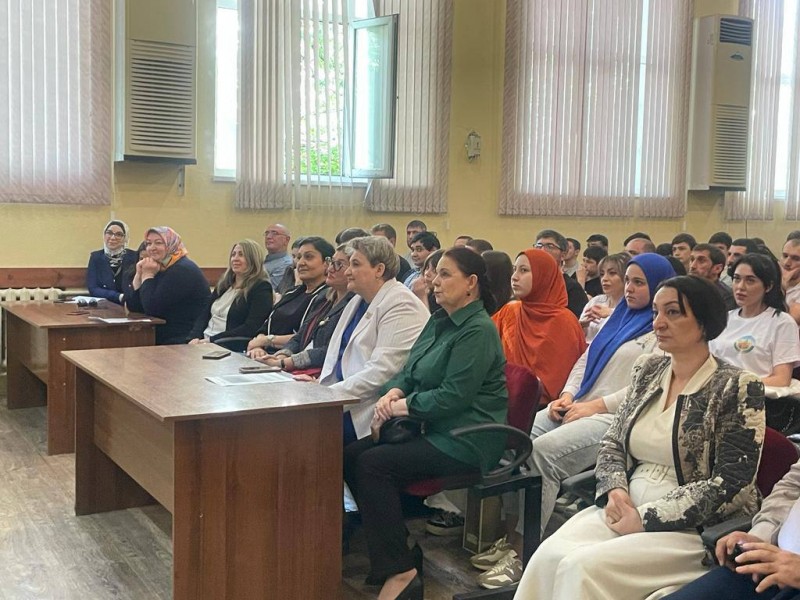 Министр здравоохранения РД Татьяна Беляева выступила на мероприятии, посвящённом Дню памяти людей, чьи жизни унесла ВИЧ-инфекция.