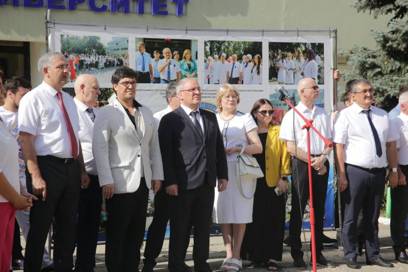 Замминистра здравоохранения РД Патхула Патхулаев принял учатие в Посвящении в студенты первокурсников ДГМУ - Файл 2