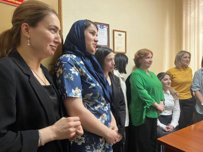 По поручению Главы Дагестана, зампред РД Абдурахман Махмудов провел личный прием граждан в соцзащите г. Избербаш. - Файл 3