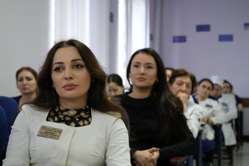 В рамках  Года семьи, в ГКБ Махачкалы, прошла церемония подписания соглашения о взаимодействии с Минтруда РД. - Файл 3