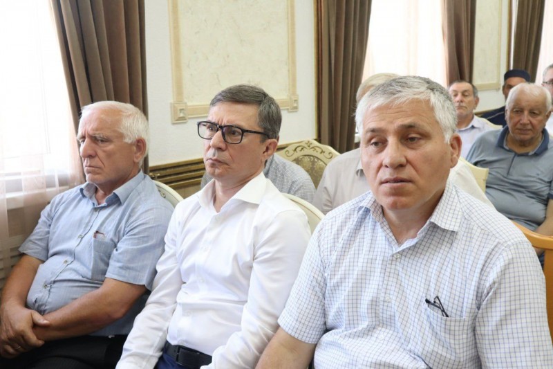 В Кизилюртовском районе прошло расширенное совещание против кори с участием заместителя Председателя Правительства Республики  и министра здравоохранения РД - Файл 6