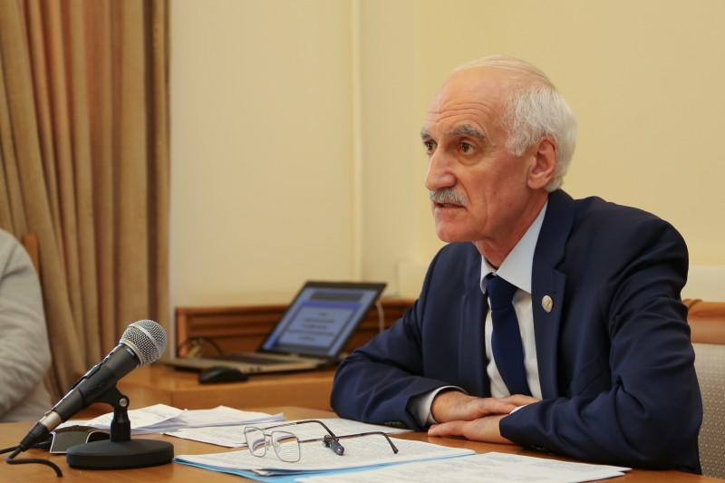 Министр здравоохранения РД выступил на заседании Антинаркотической комиссии - Файл 1