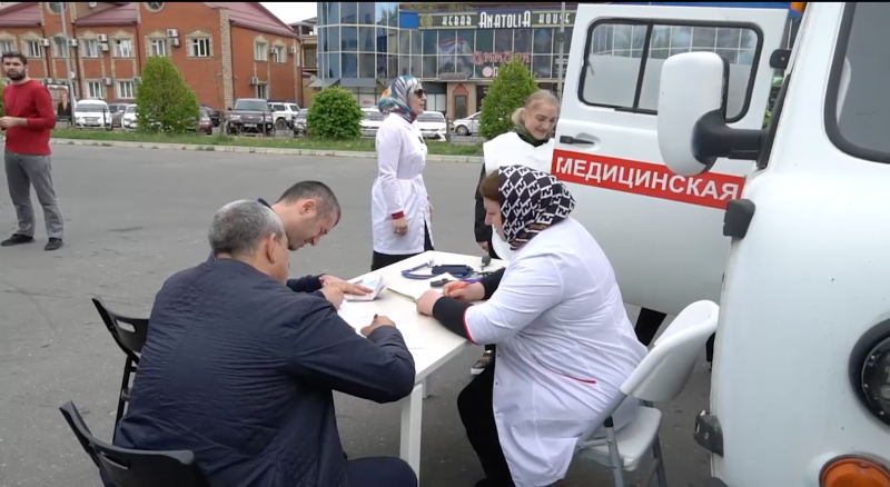 Более 200 человек сдали кровь на акции ко Дню донора в Махачкале