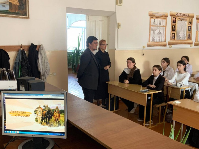Замминистра здравоохранения РД Патхула Патхулаев сегодня принял участие в уроке «Разговоры о важном» - Файл 3
