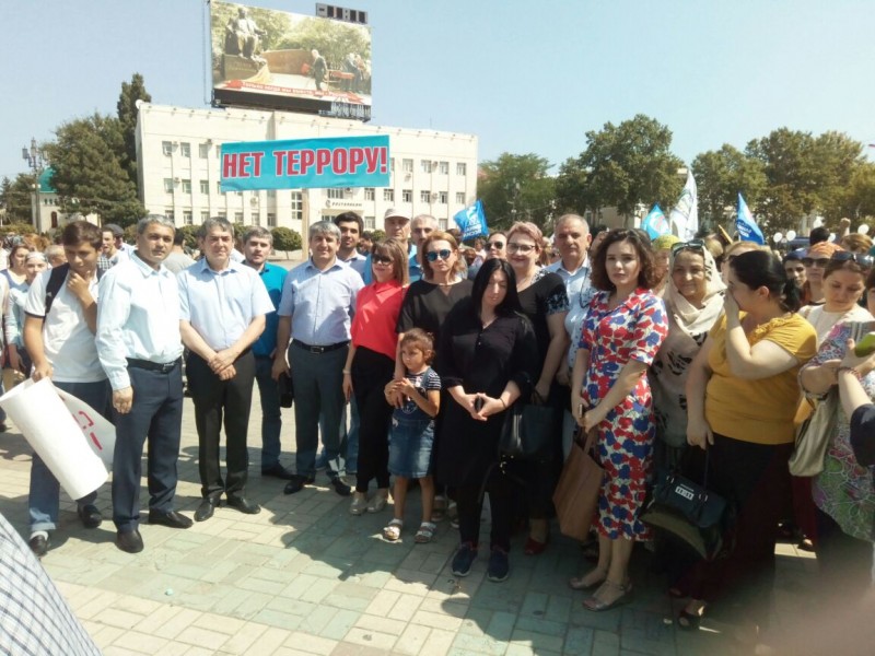 Сотрудники Минздрава Дагестана приняли участие в акции против терроризма в Махачкале