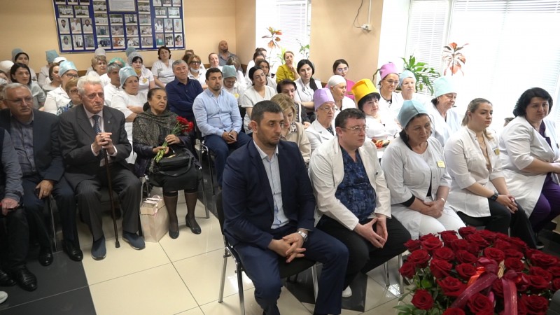 Мемориальную доску основательнице Республиканского онкоцентра открыли сегодня в Махачкале