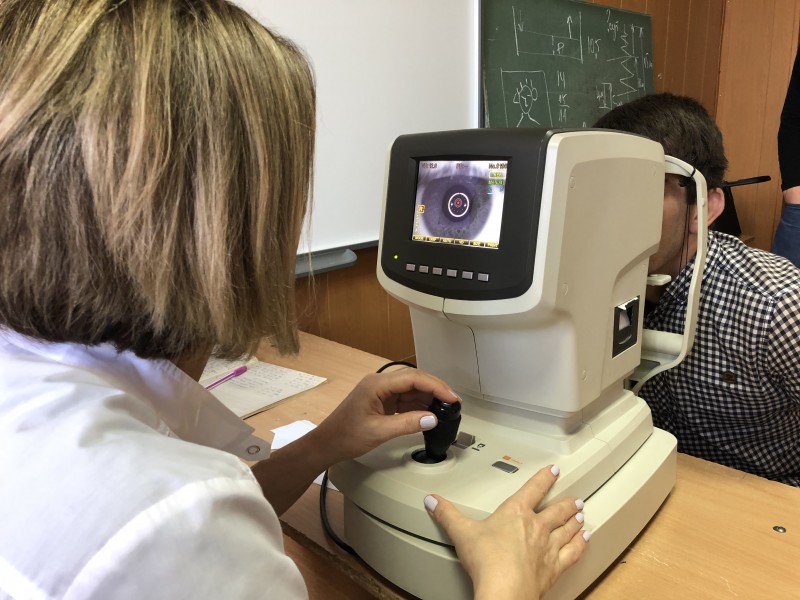 В Махачкале стартовала акция в честь Всемирного дня зрения - Файл 1