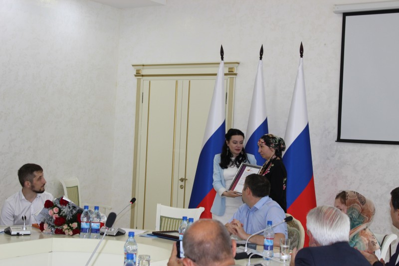 Форум  «Вектор десятилетия детства: семья под защитой» проходит в Махачкале - Файл 1
