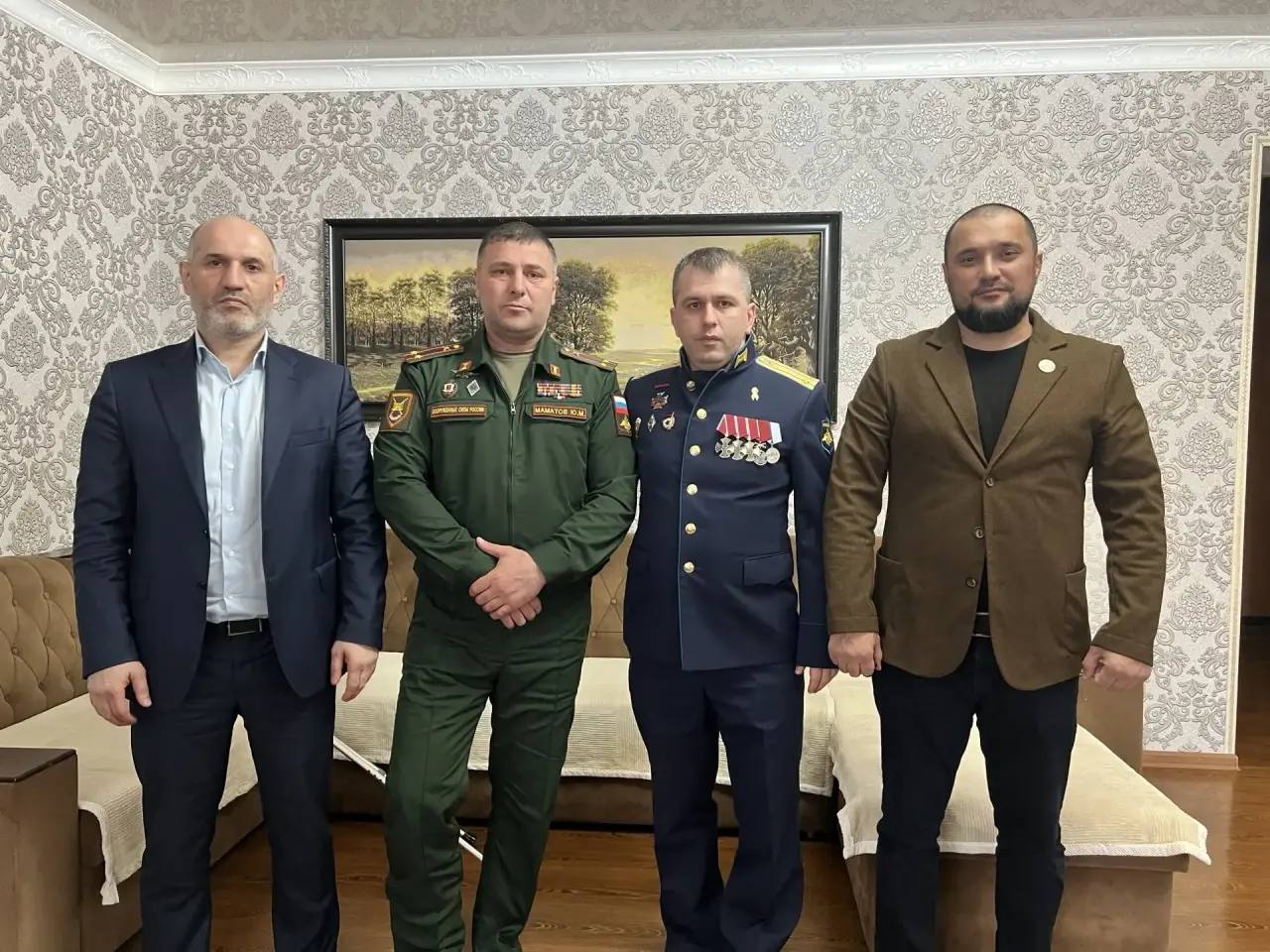 Заместитель министра здравоохранения Дагестана поздравил ветеранов Буйнакска в канун 9 Мая