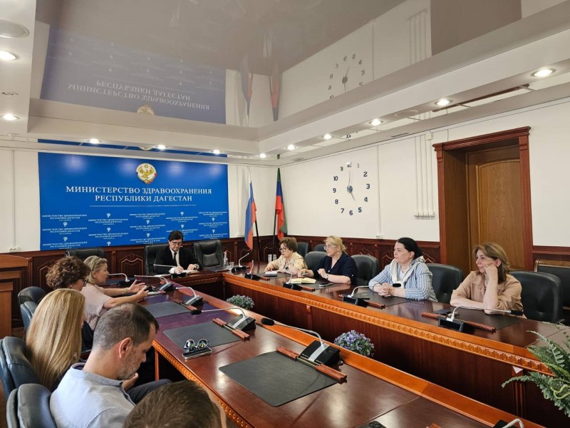 В эти дни в Дагестане работает группа специалистов НМИЦ здоровья Минздрава России под руководством главного специалиста отдела управления и аналитической работы центра Ирины Чащиной