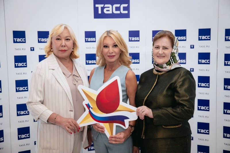 Для главного врача Центра крови РД Танкаевой Хадижат Сайпулаевны участие в этой эстафете — это не только профессиональная, но и семейная история
