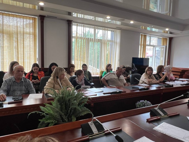 На заседании Инфекционного штаба Минздрава Дагестана обсудили профилактику заражения Крымской геморрагической лихорадкой, а также постоянную готовность к регистрации особо опасных инфекций.