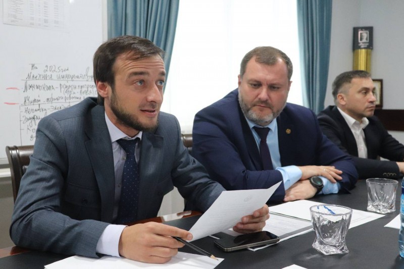 Министр здравоохранения Республики Дагестан Ярослав Глазов провел выездной прием граждан в Кизилюртовском районе